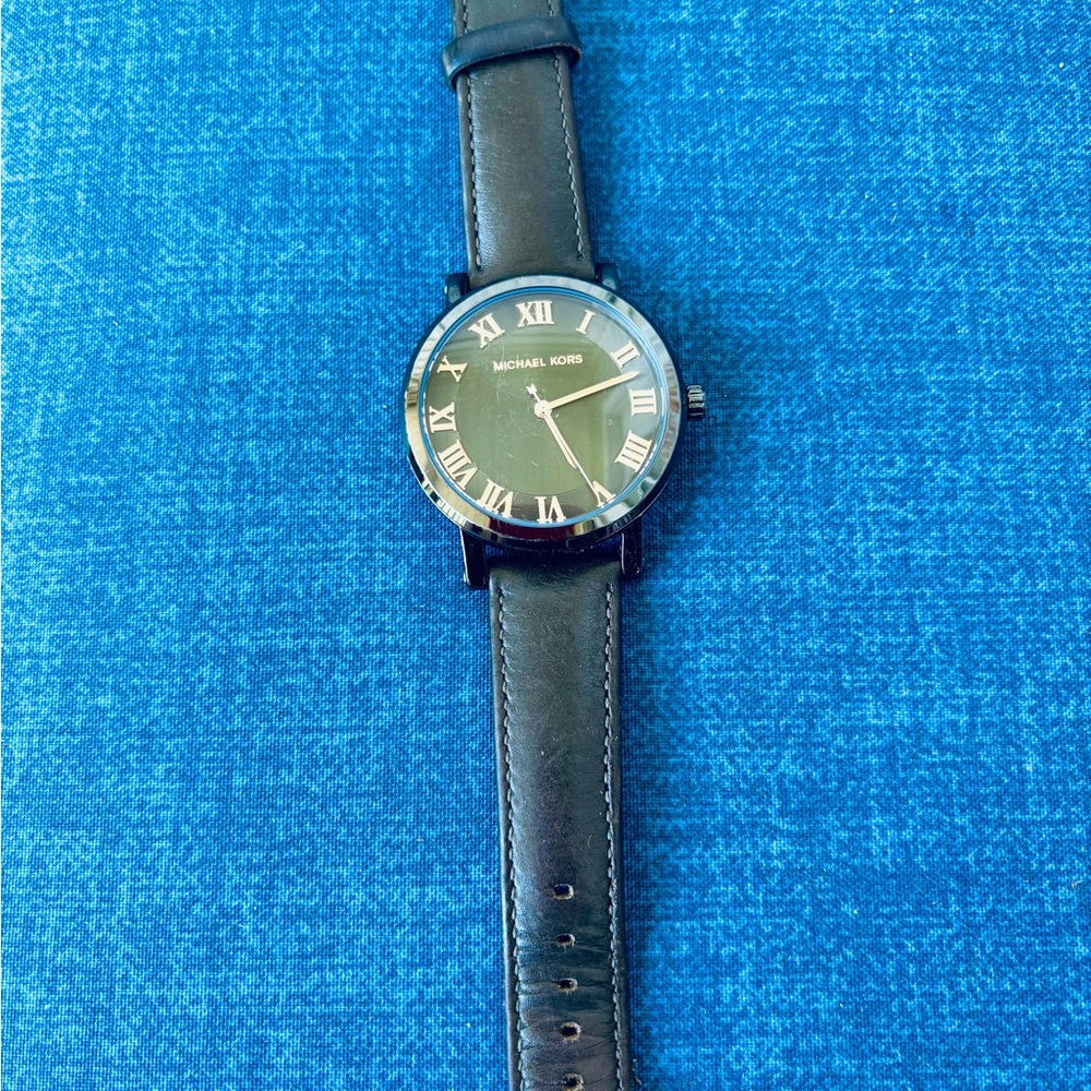 Michael Kors Black Watch with Timeless Elegance
